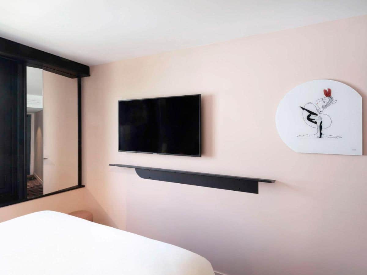 TRIBE Paris Batignolles