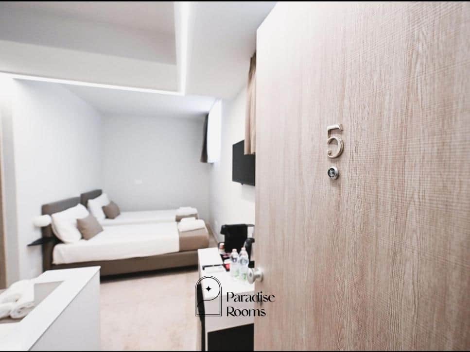 Hotel Paradise Rooms