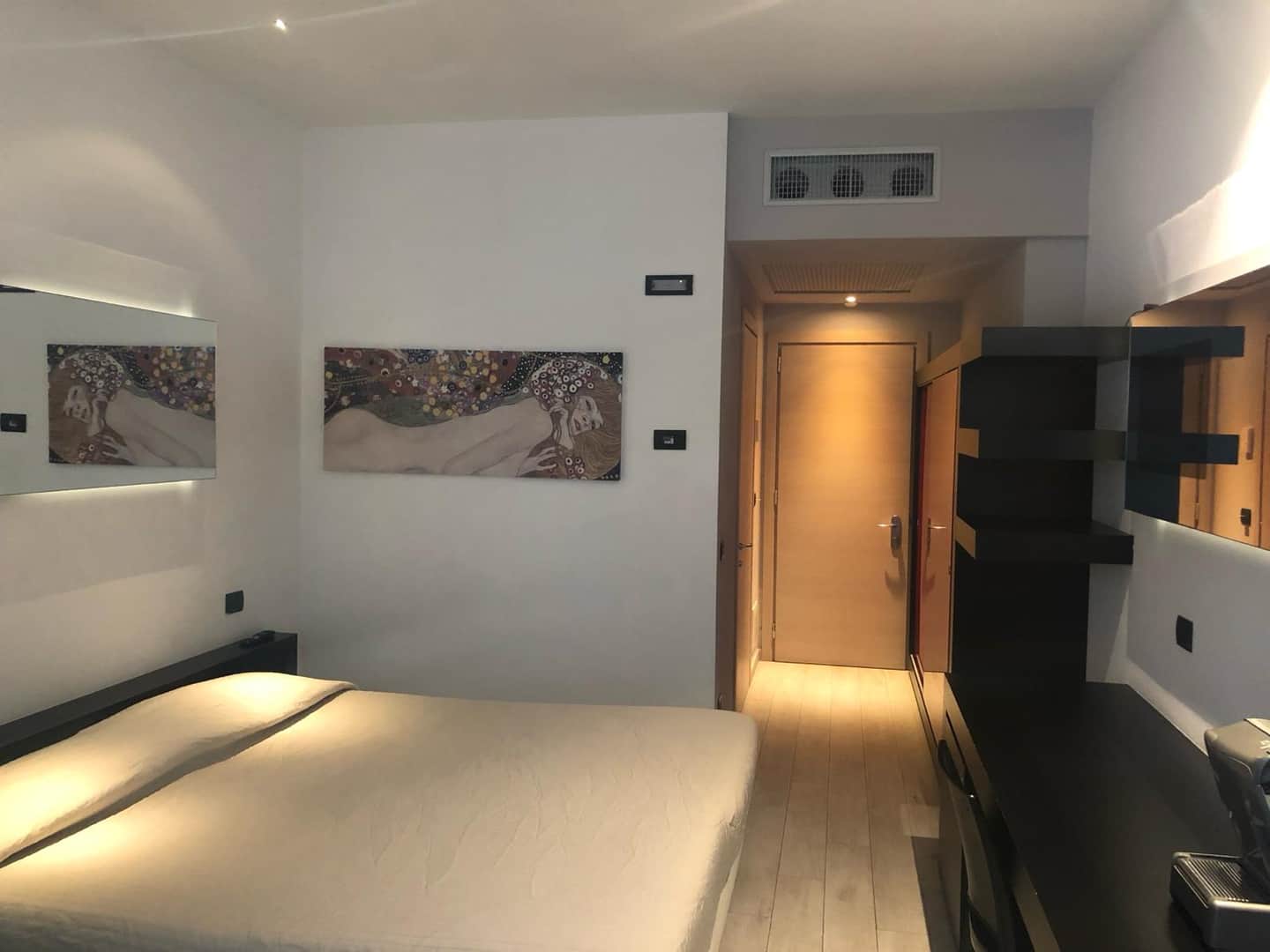 Blue Shades ApartHotel