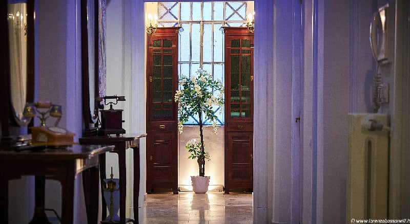 C Luxury Palace