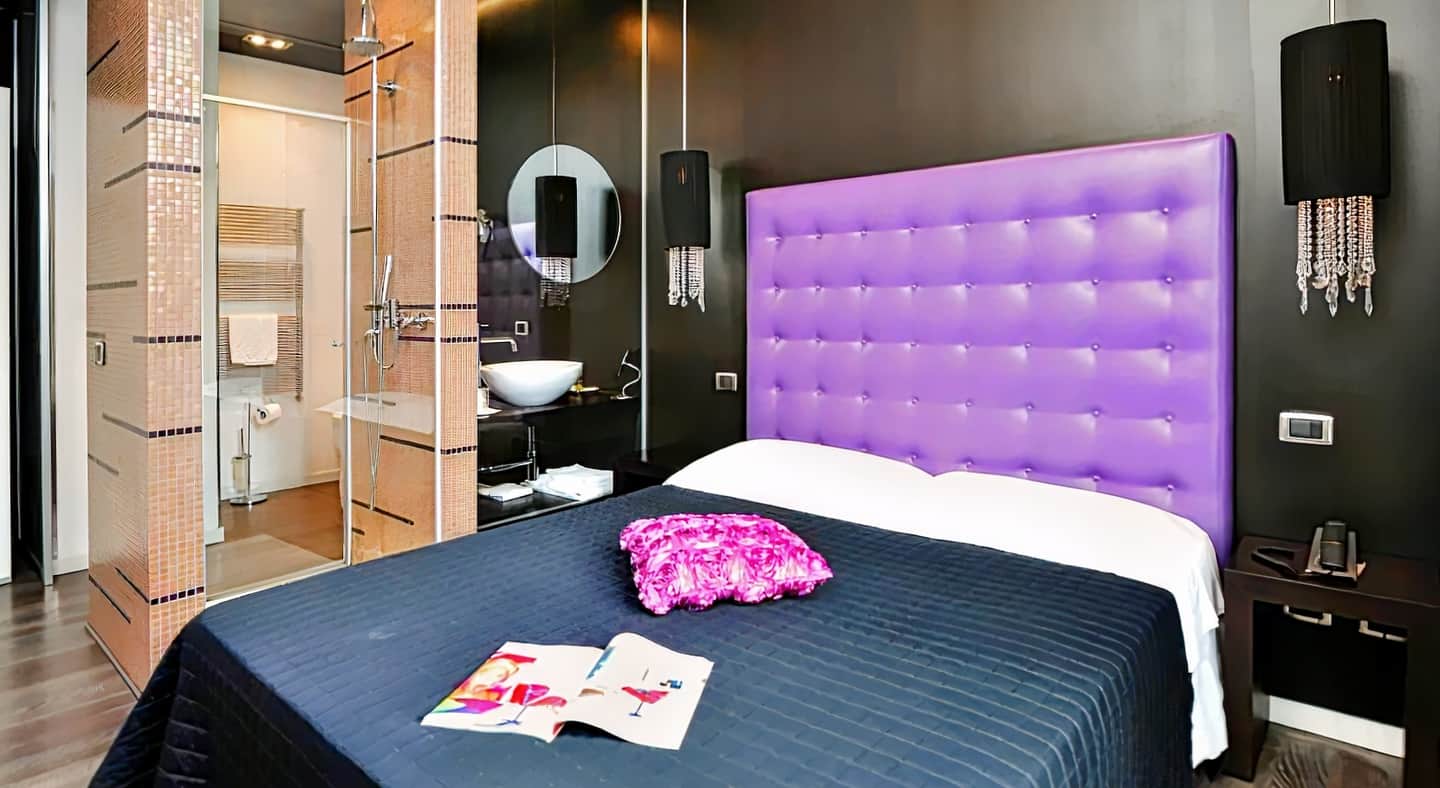 Hotel In Lounge Room