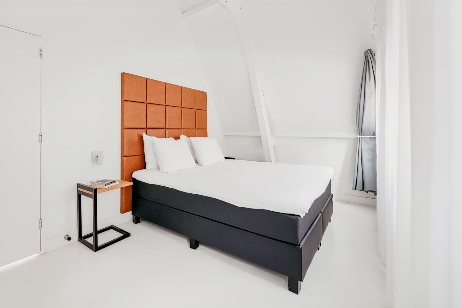 AYS Amsterdam Salthouse Canal