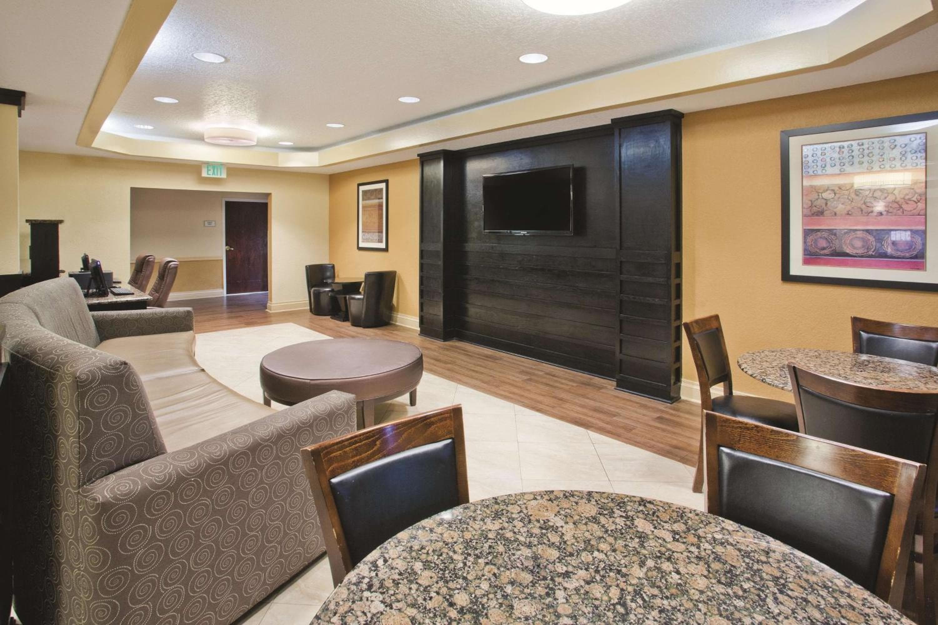 La Quinta Inn & Suites by Wyndham Hot Springs