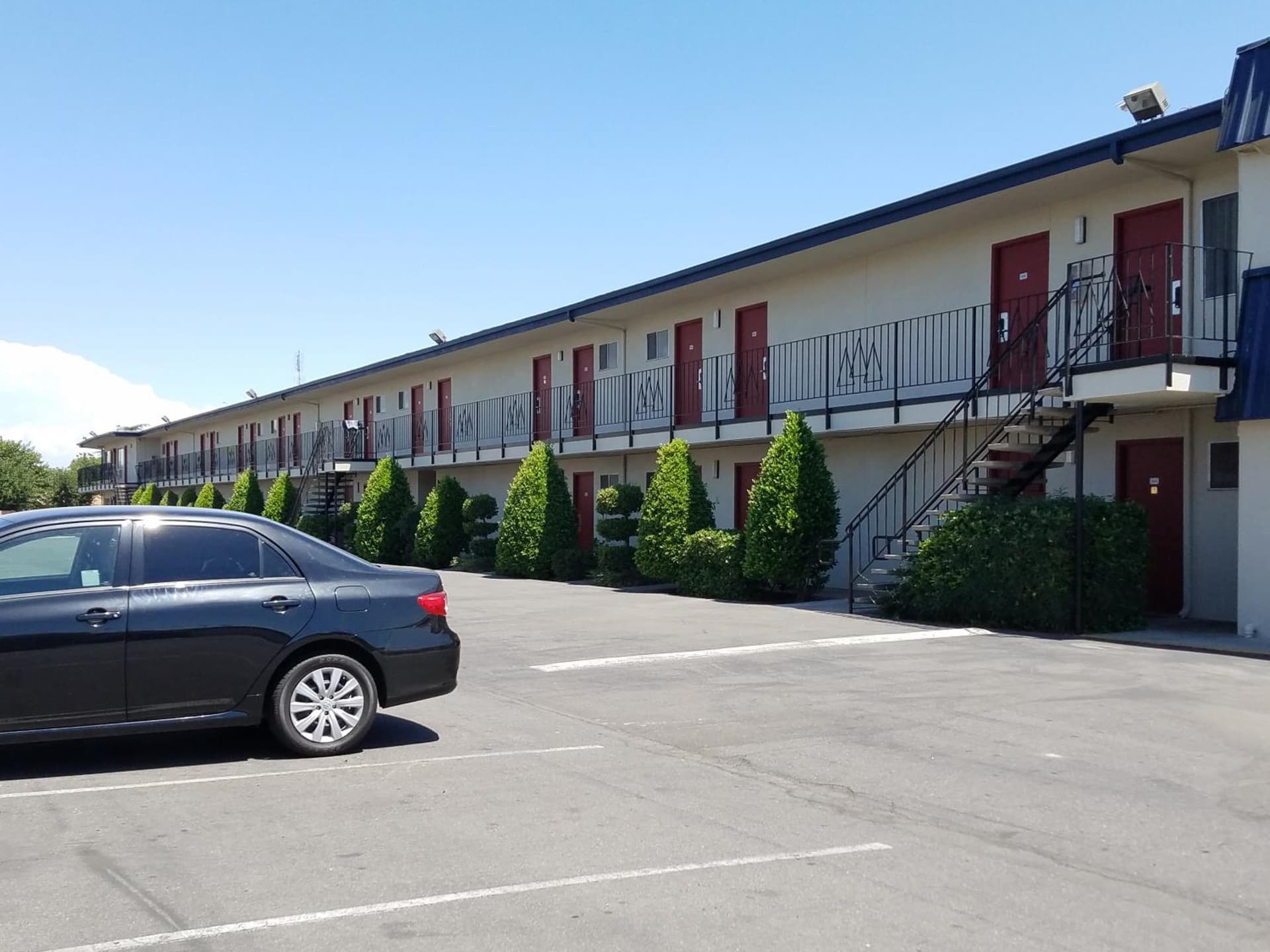 Economy Inn Fresno