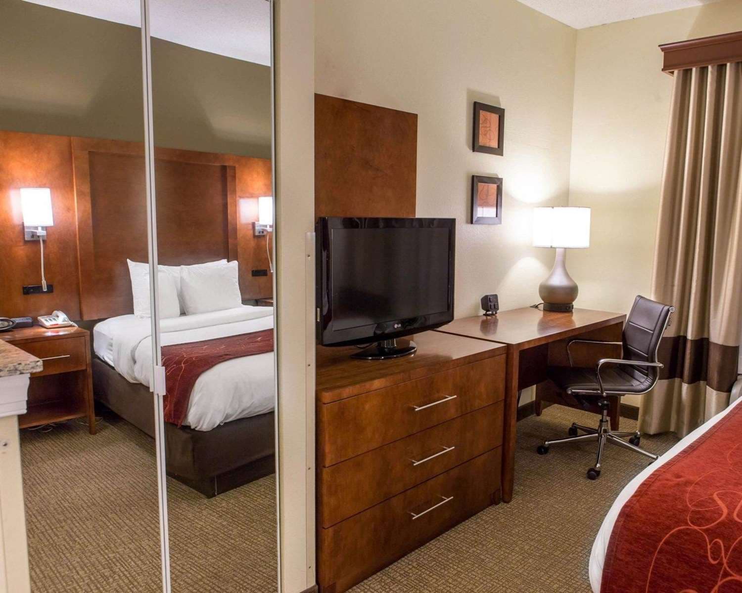 Comfort Suites Newark - Harrison