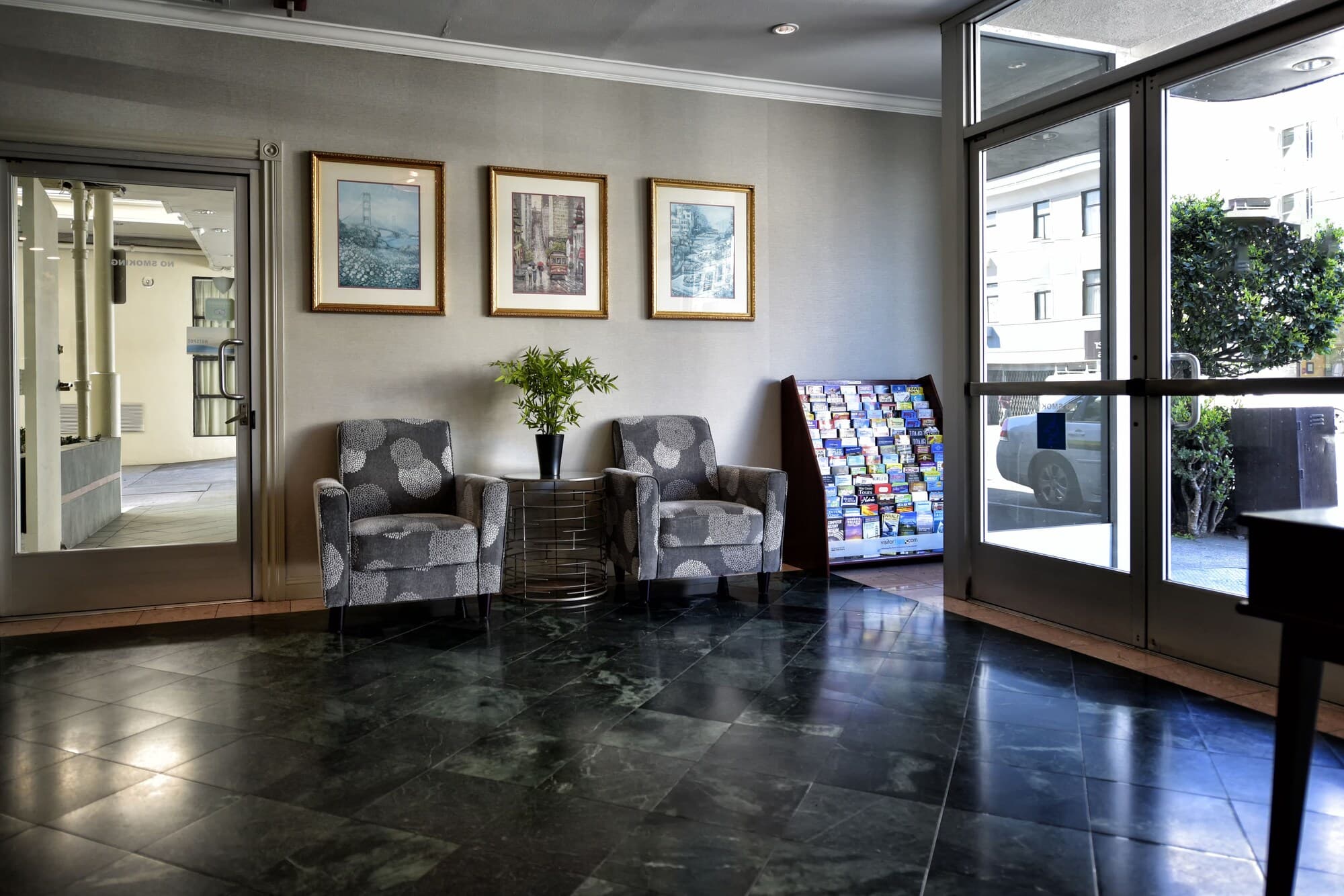 City Center Inn & Suites