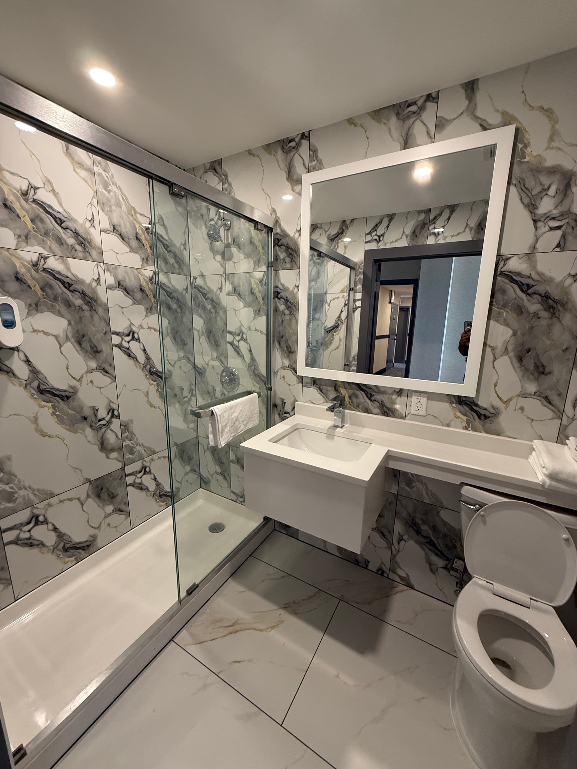 Skylux Hotel