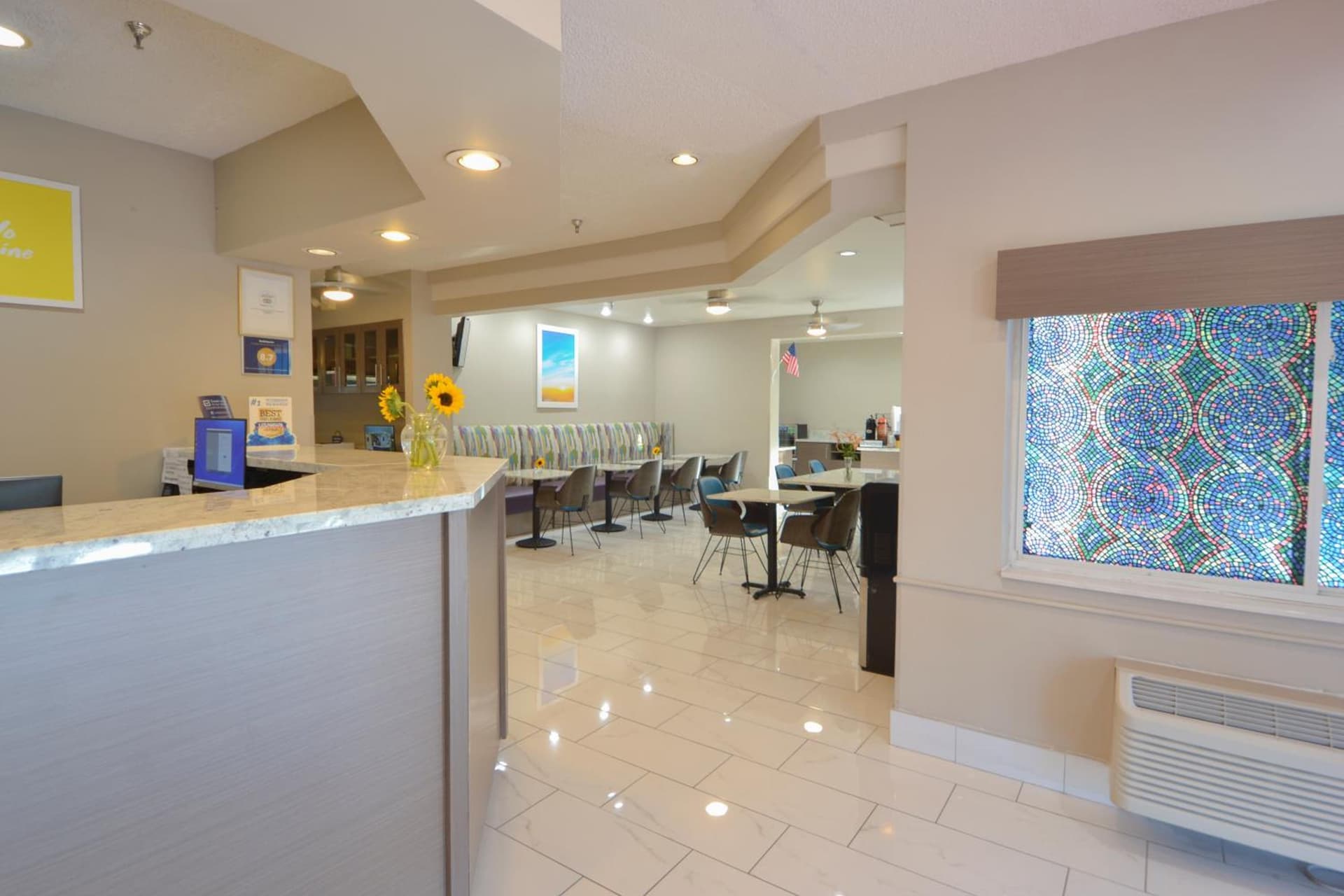 Days Inn & Suites by Wyndham Airport Albuquerque