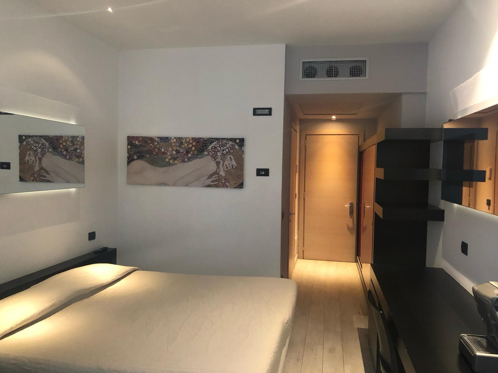 Blue Shades ApartHotel