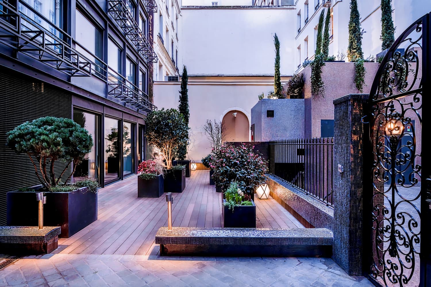 Rayz Private Suites