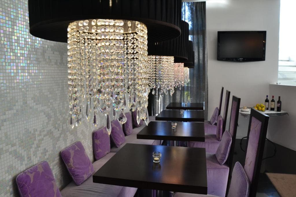 Hotel In Lounge Room