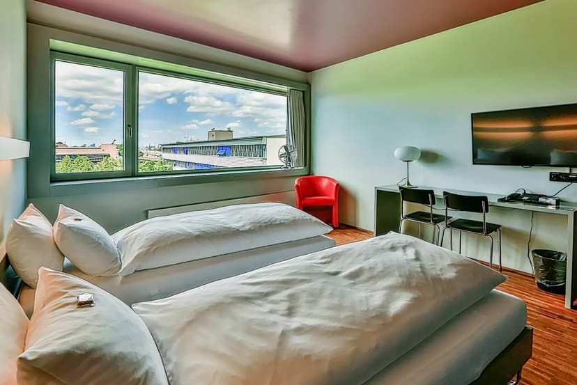 Dasbreitehotel am Rhein