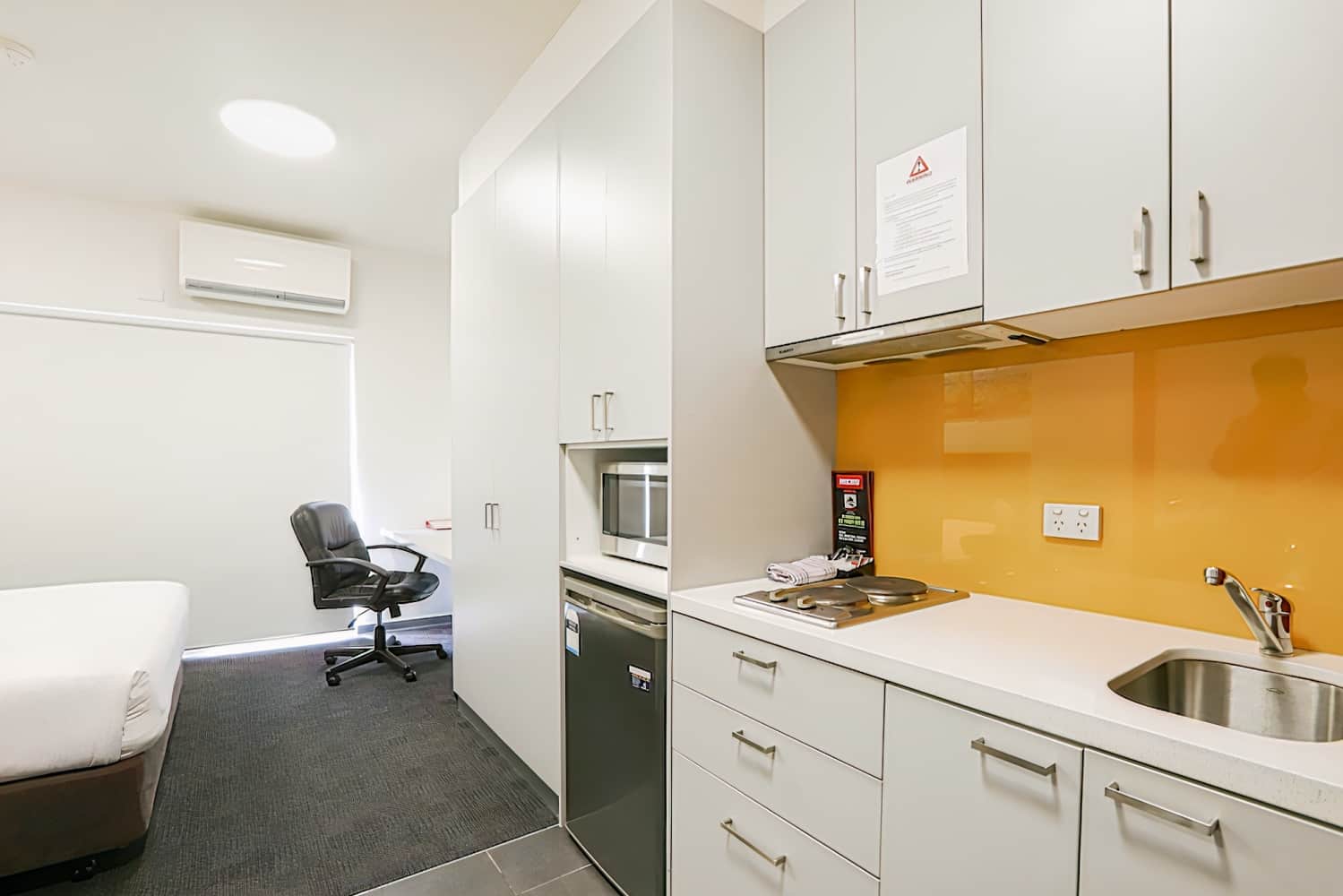 Alston Apartments Hotel