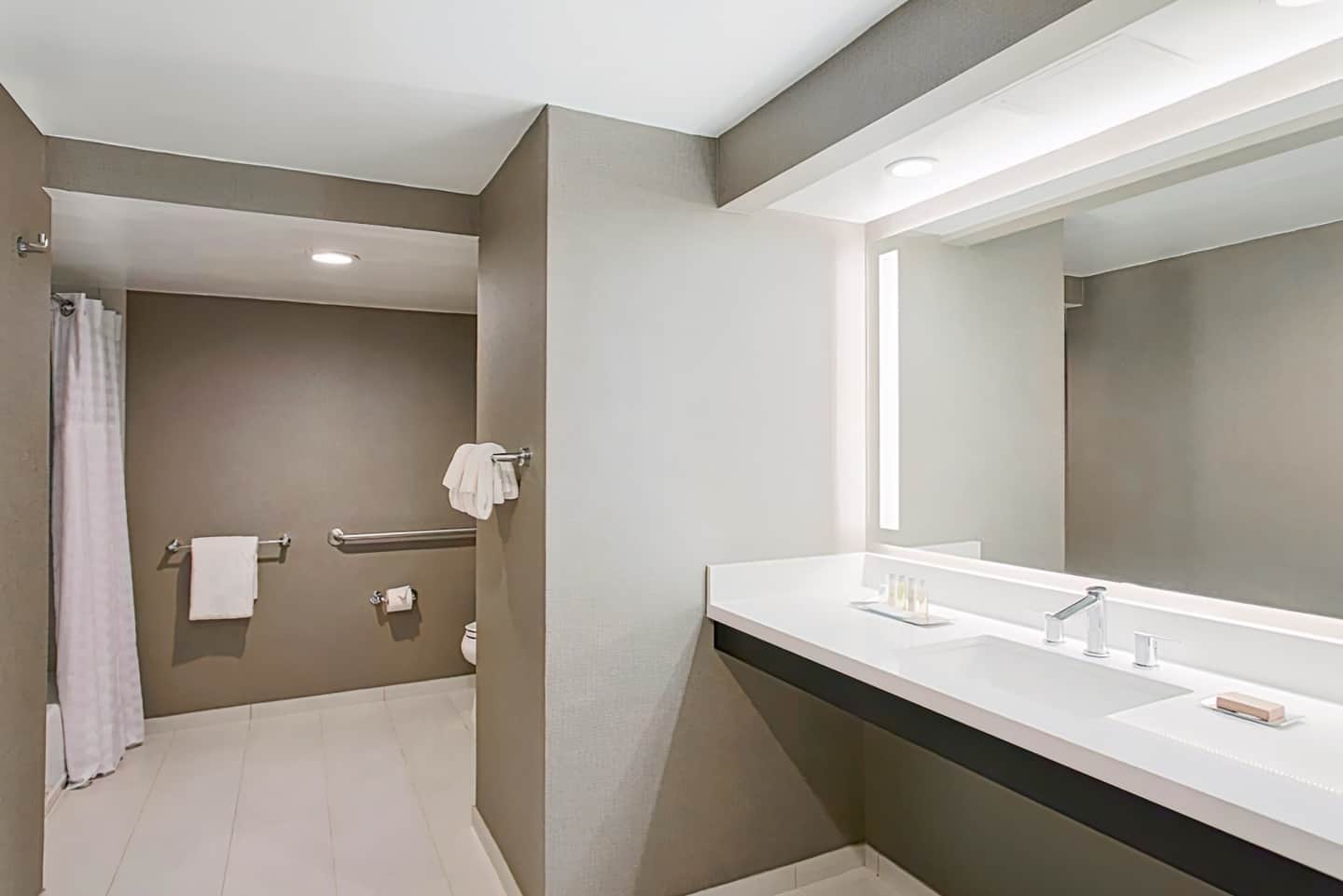 DoubleTree by Hilton Hotel Los Angeles - Norwalk