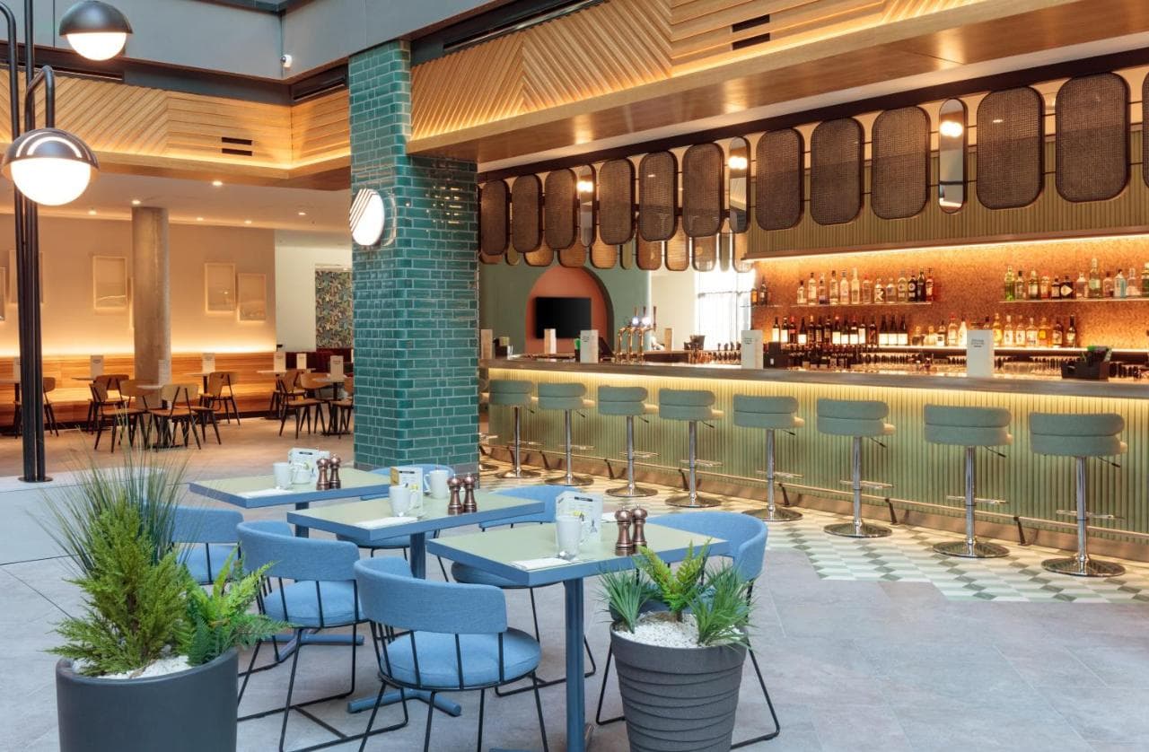 Holiday Inn London Heathrow - Bath Road by IHG