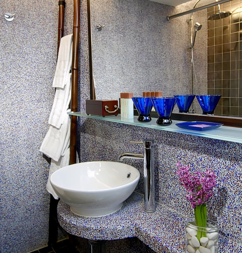 Lan Kwai Fong Hotel @ Kau U Fong