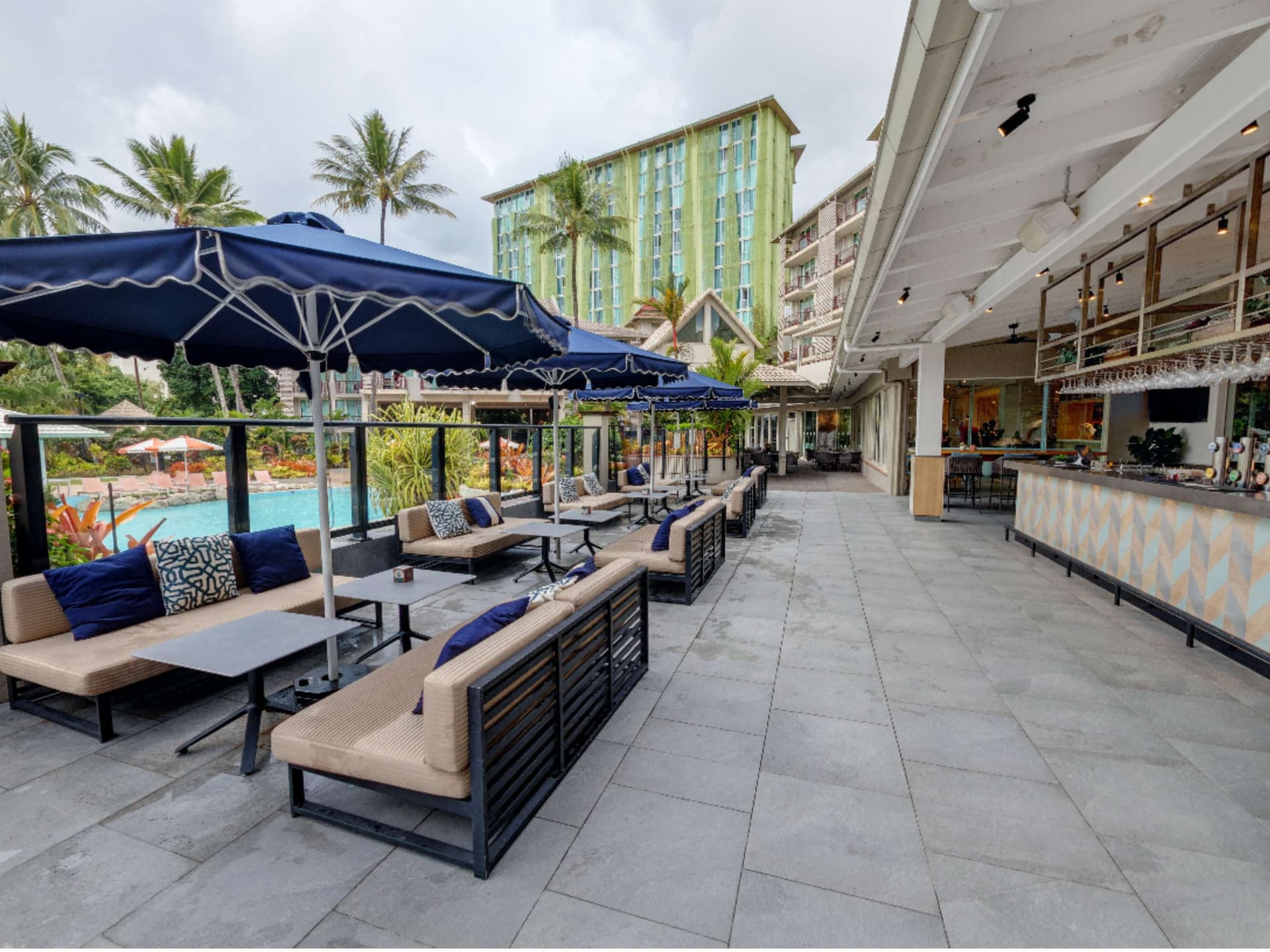 Novotel Cairns Oasis Resort