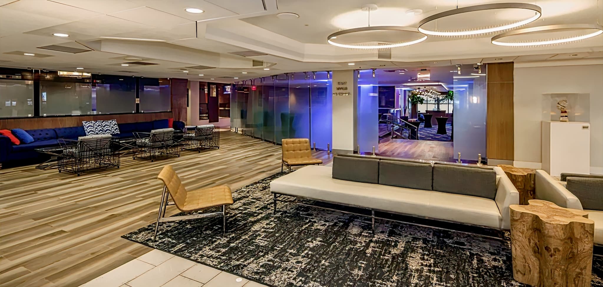 Doubletree Hotel and Suites Downtown Pittsburgh