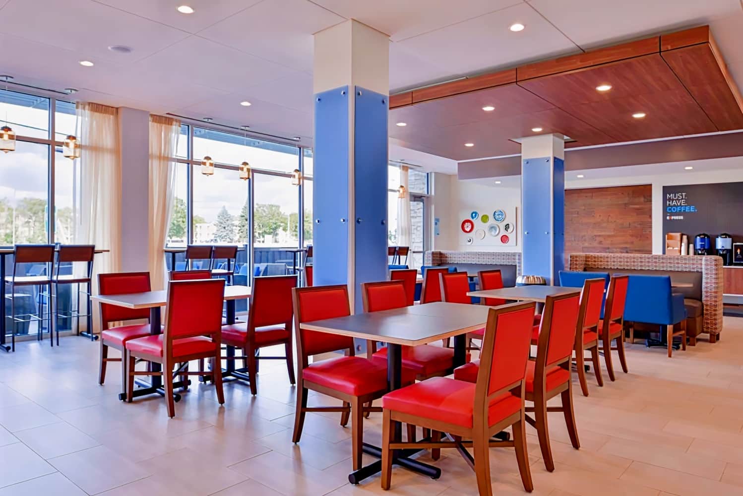 Holiday Inn Express & Suites Mall of America - MSP Airport