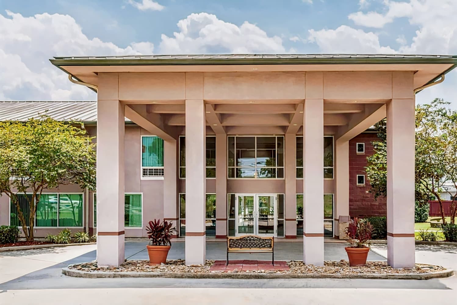 Ramada by Wyndham Luling