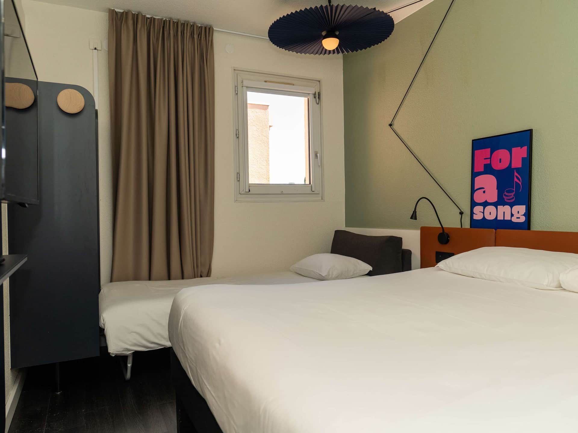 ibis Orange Centre Échangeur A7 A9