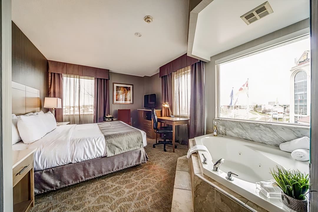 Monte Carlo Inn Airport Suites