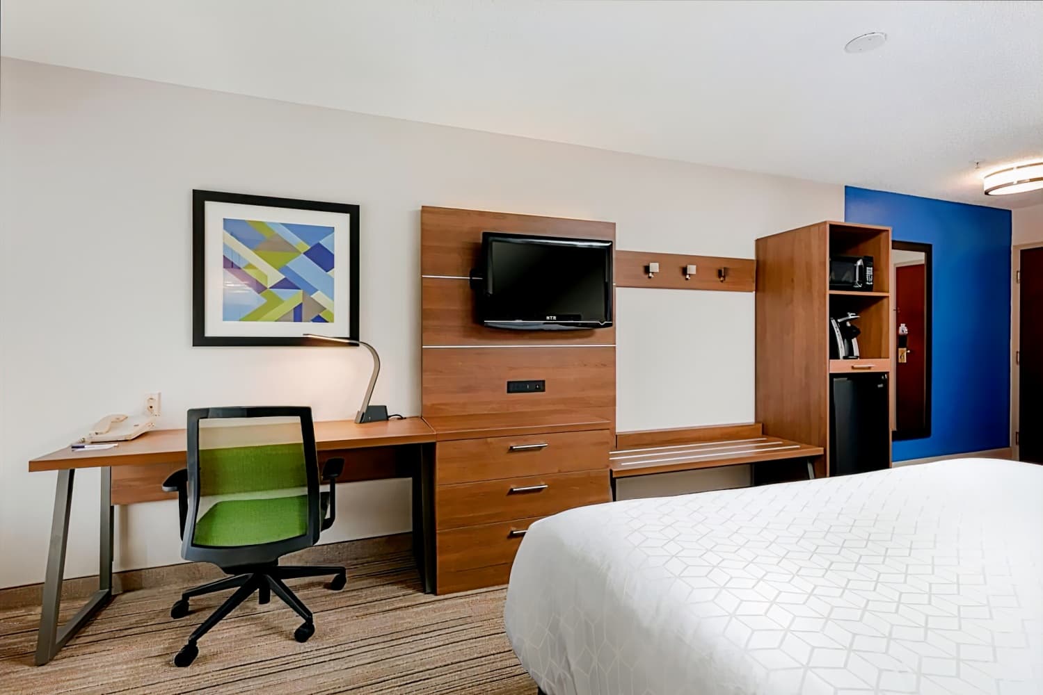 Holiday Inn Express Hotel & Suites Milton