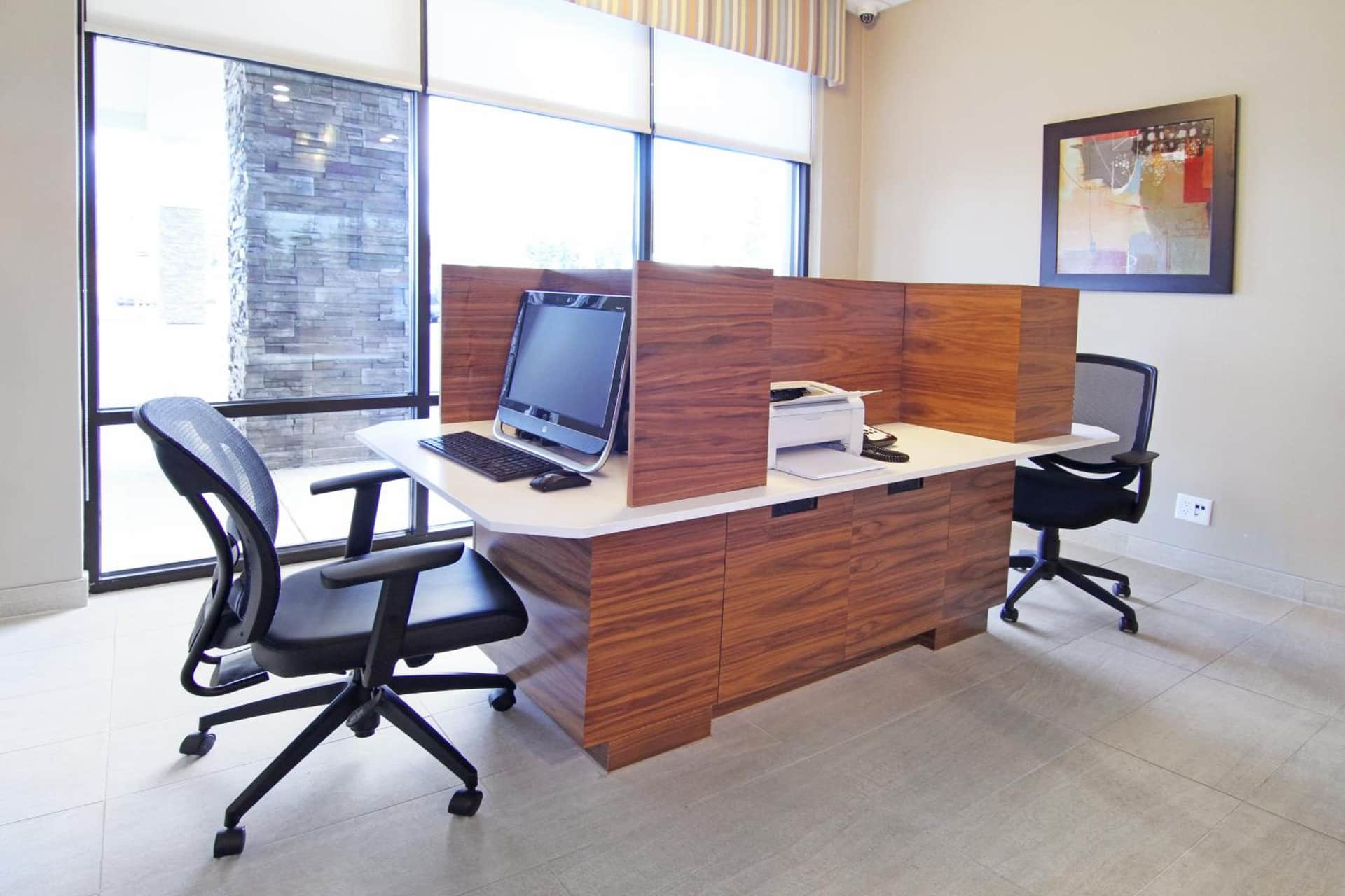 Holiday Inn Express & Suites Calgary University