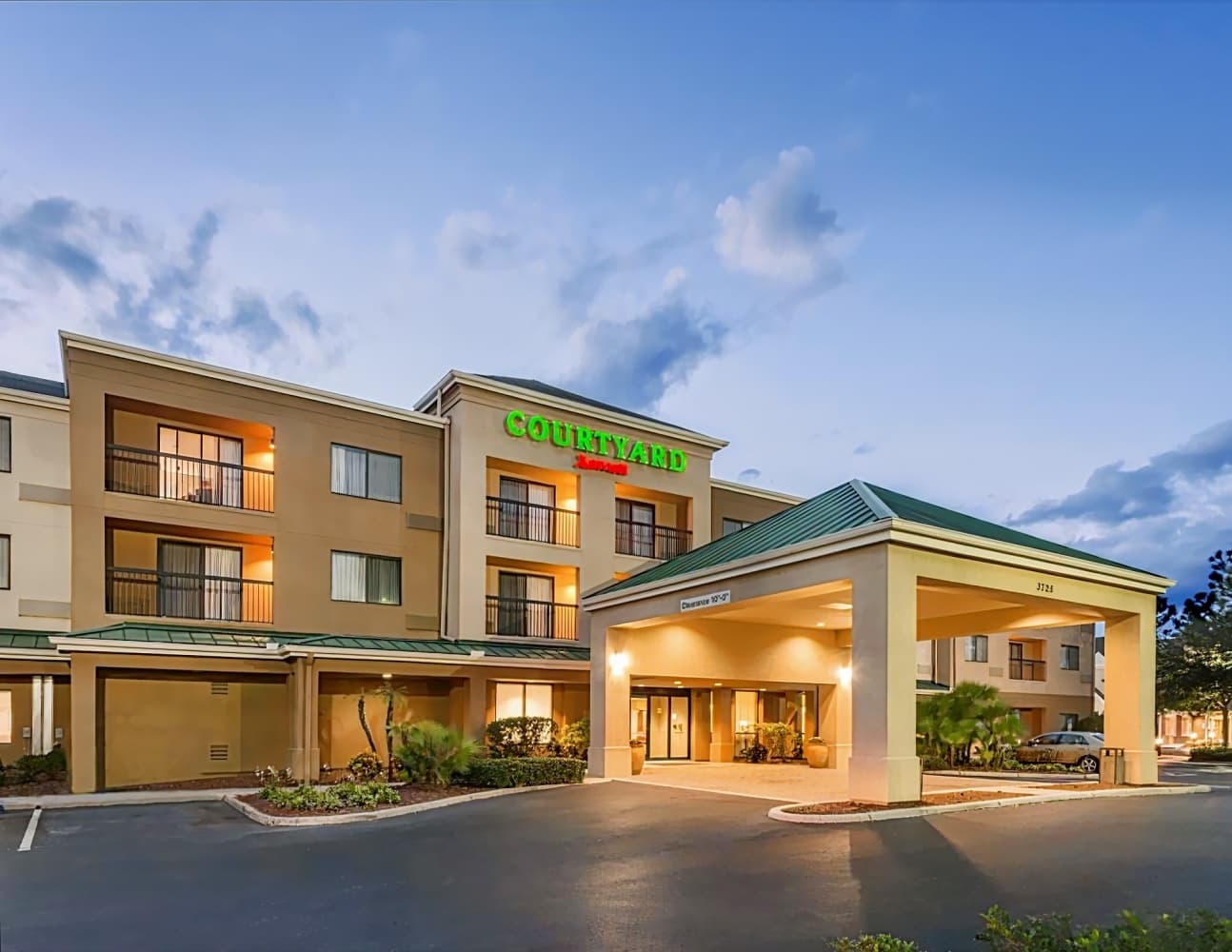 Courtyard Lakeland