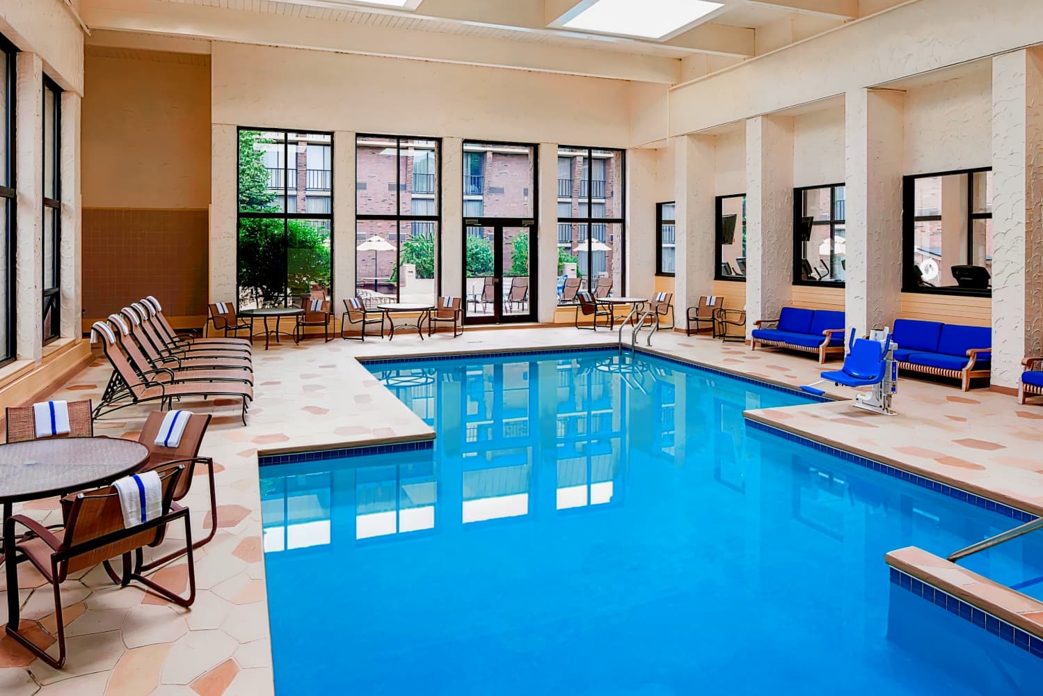 Sheraton Milwaukee Brookfield