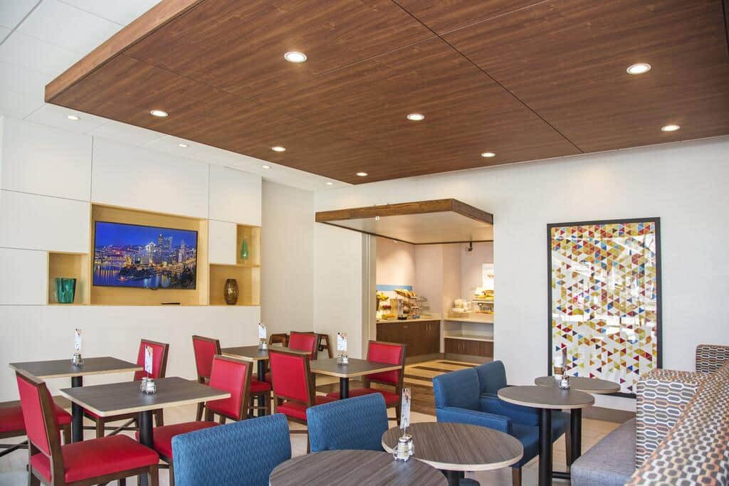 Holiday Inn Express & Suites Pittsburgh North Shore
