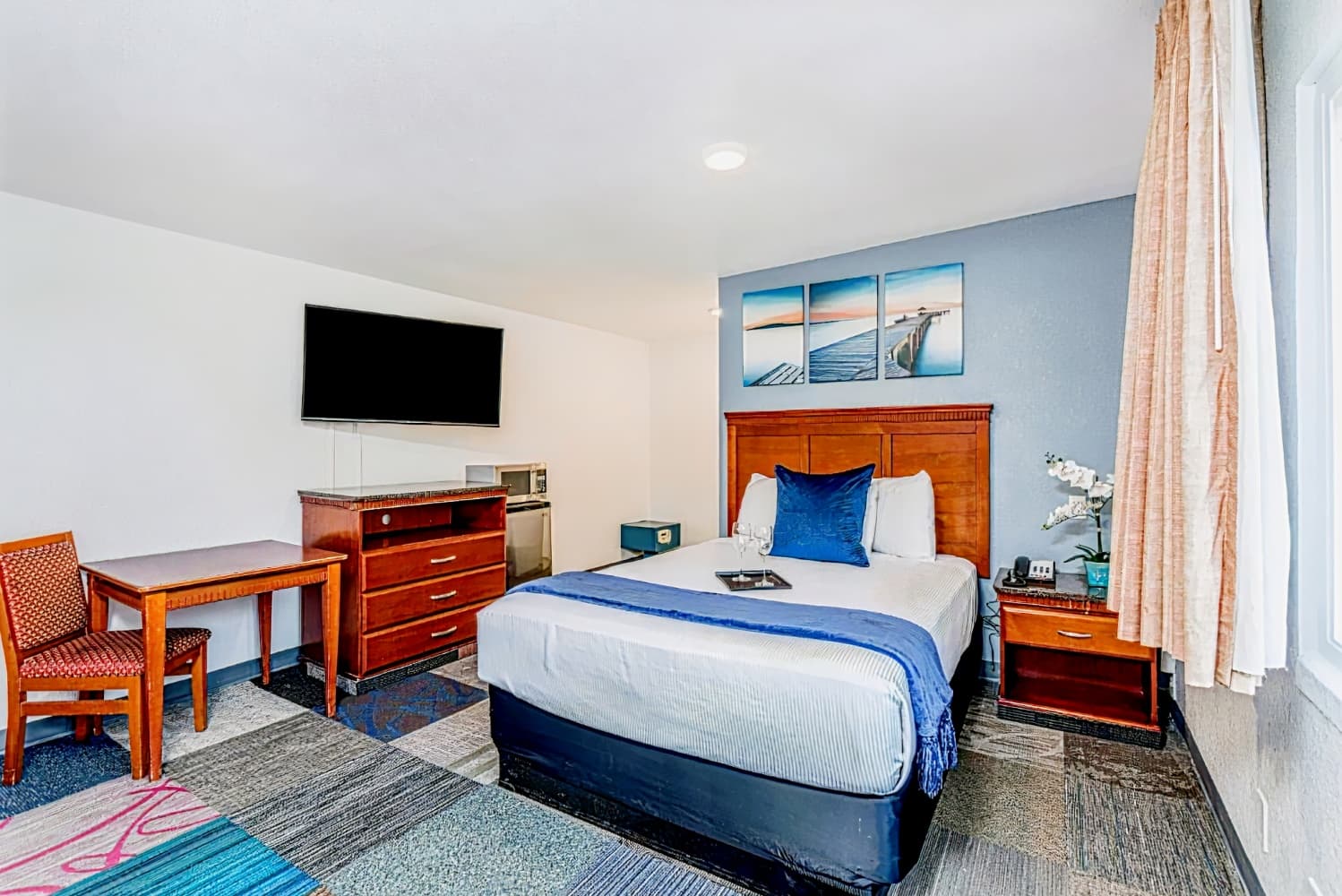 Pacific Inn and Suites-Convention Center-Gaslamp-Seaworld