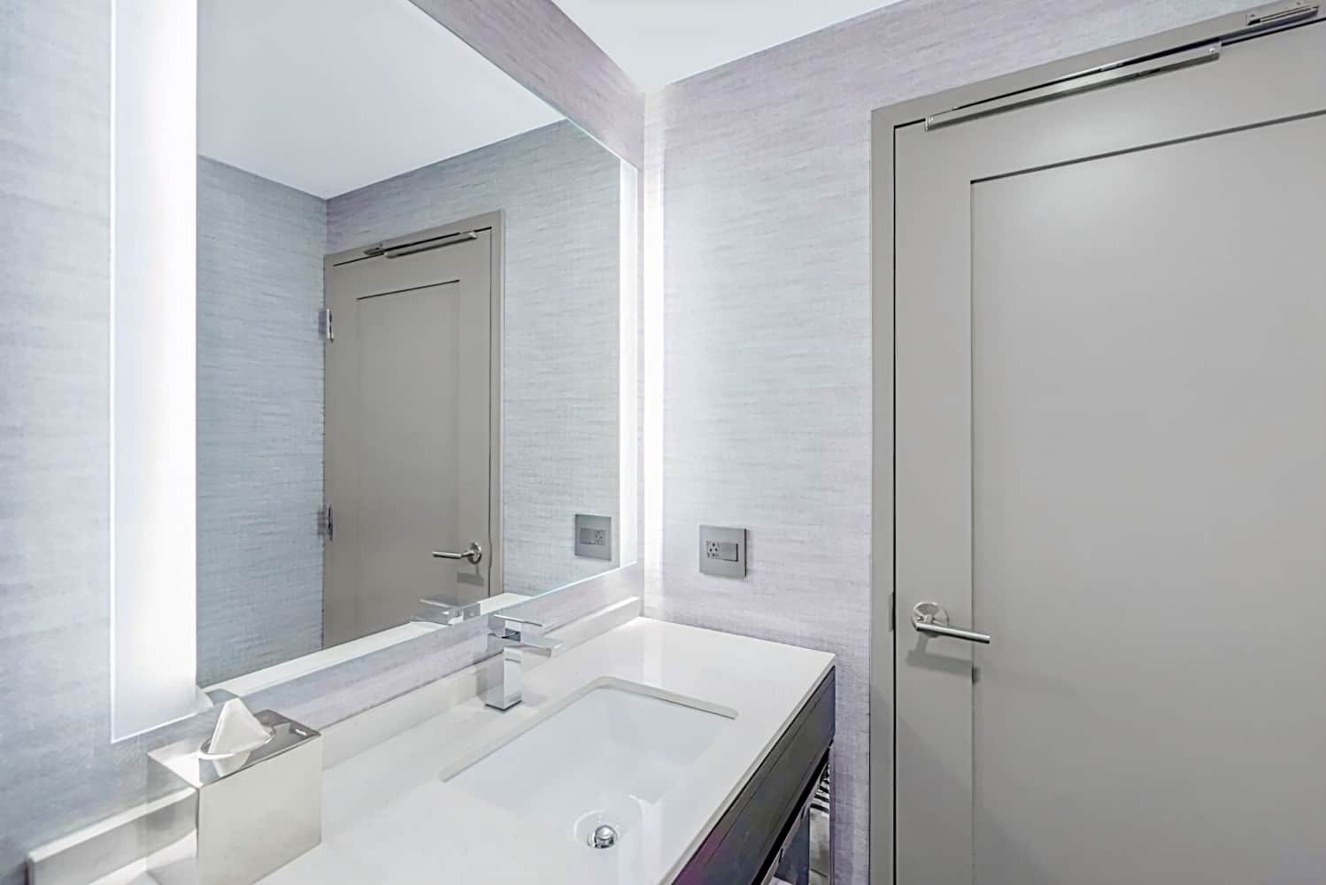 Holiday Inn Express Boston Logan Airport - Revere