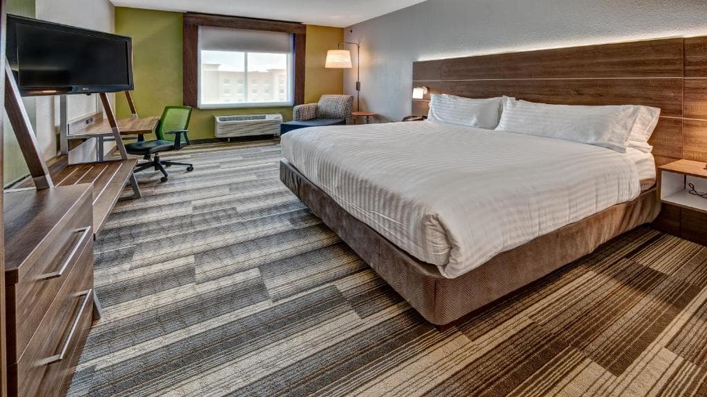 Holiday Inn Express & Suites Corsicana I-45