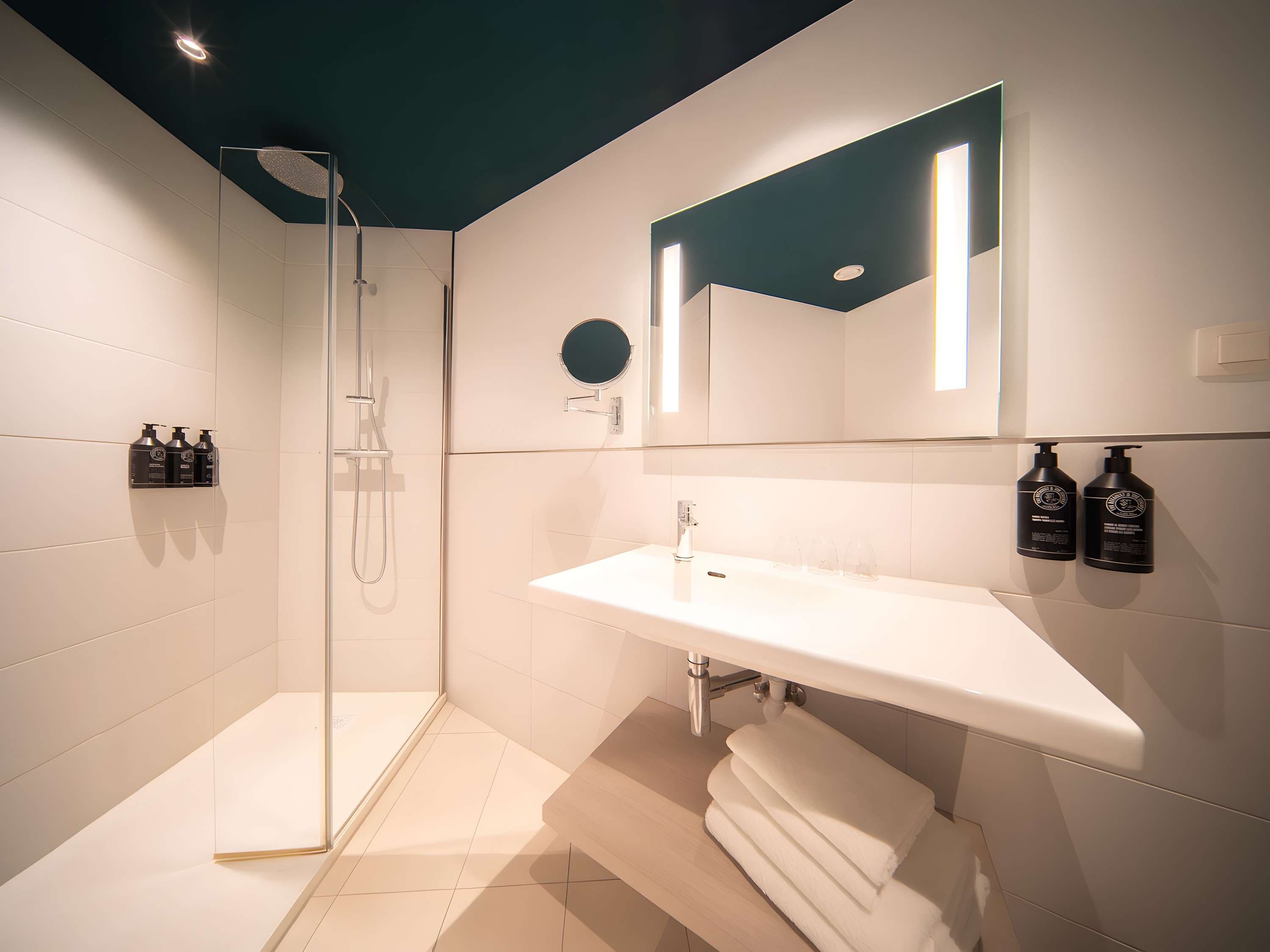 Maek Hotel Antwerpen Centraal - Handwritten Collection