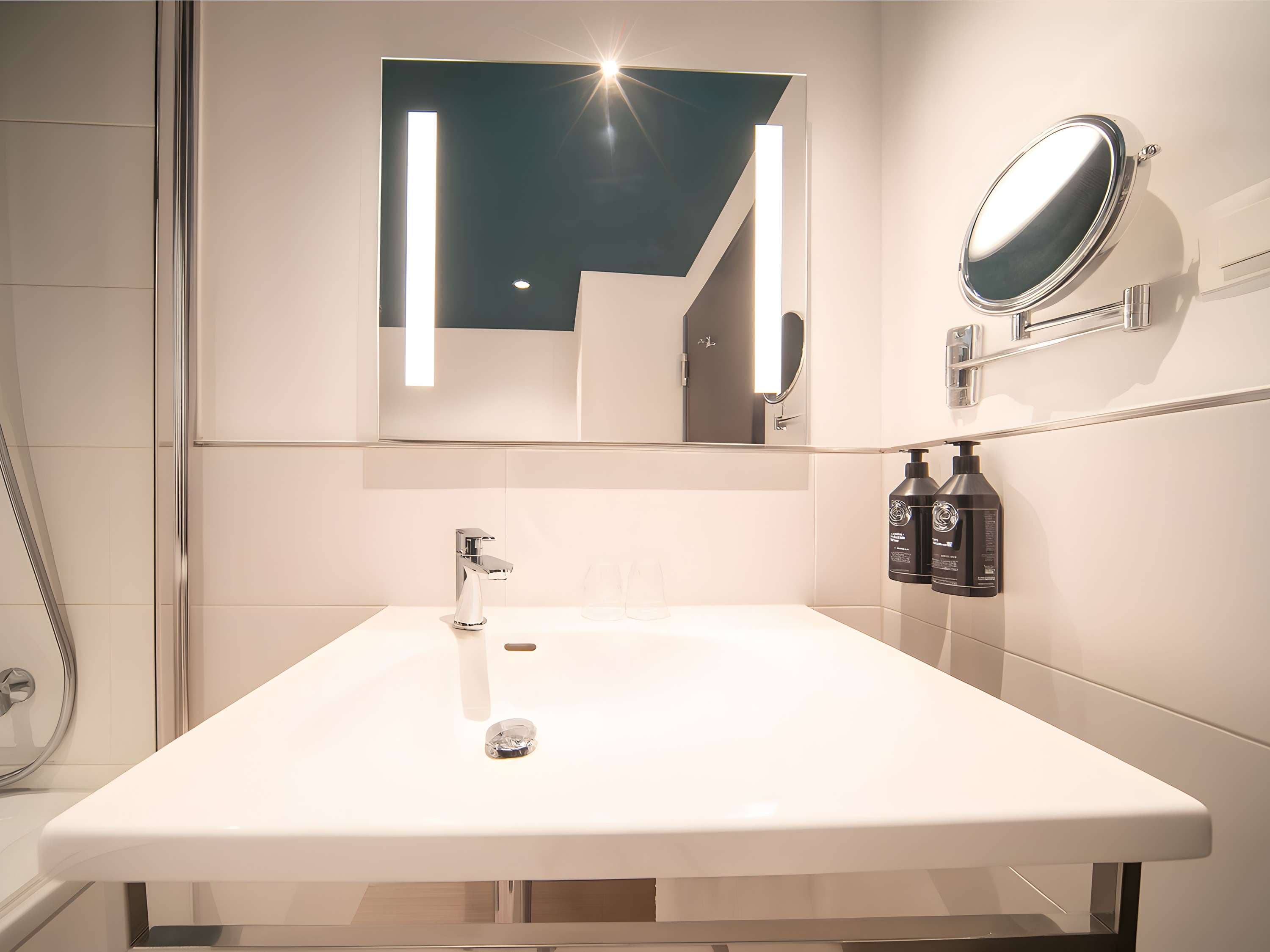 Maek Hotel Antwerpen Centraal - Handwritten Collection