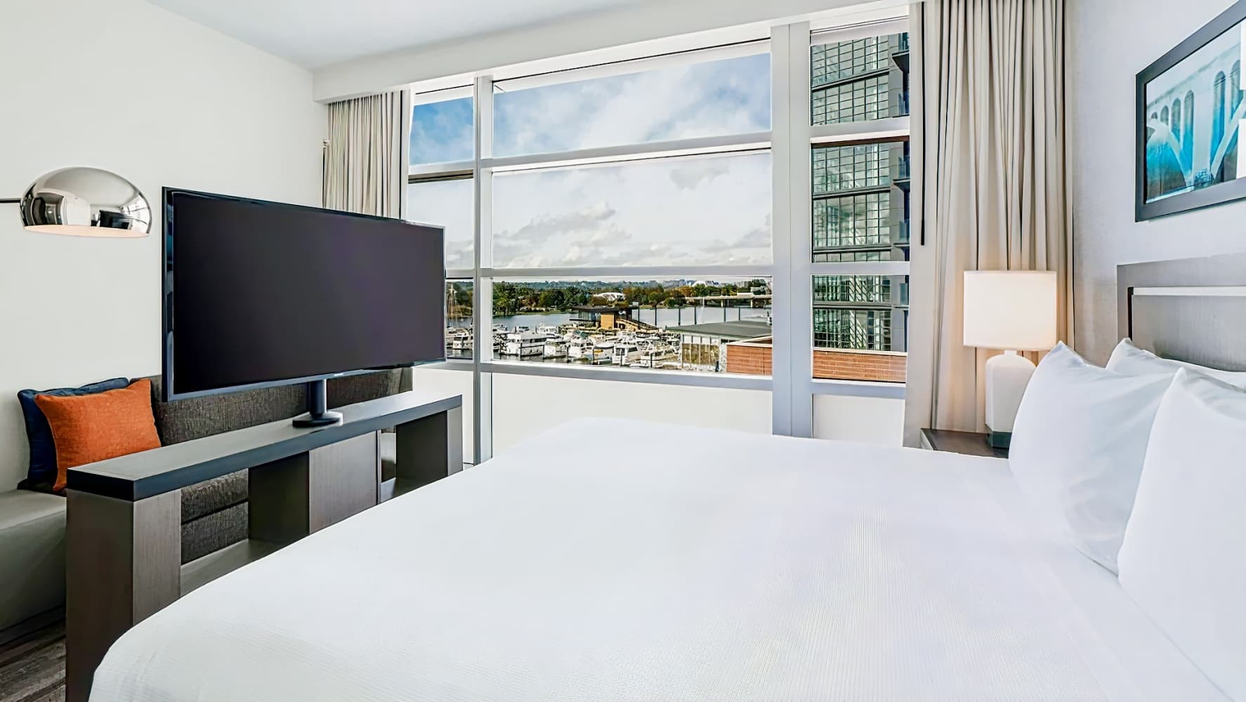 Hyatt House Washington DC / The Wharf