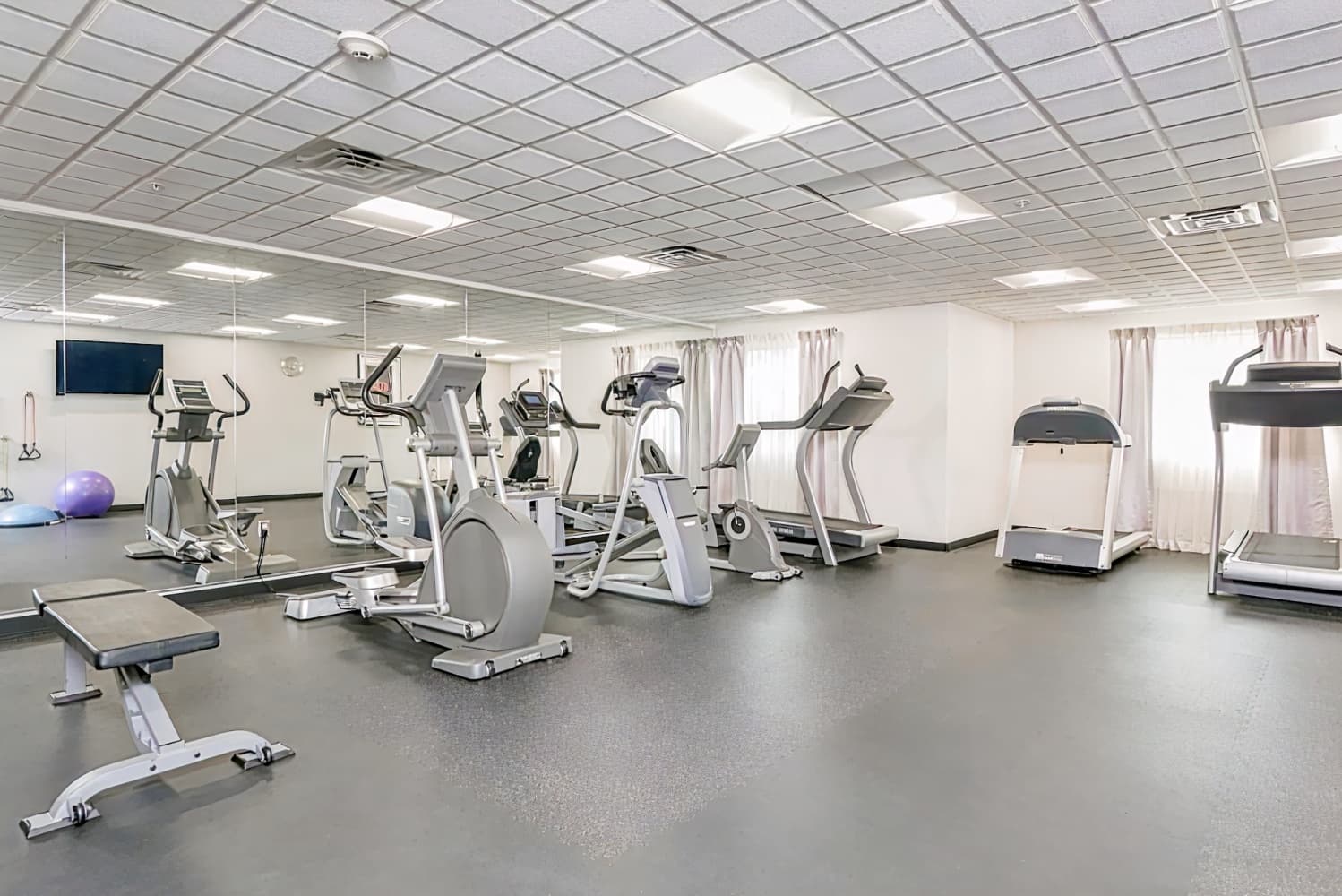 Holiday Inn Express & Suites Columbus - Polaris Parkway