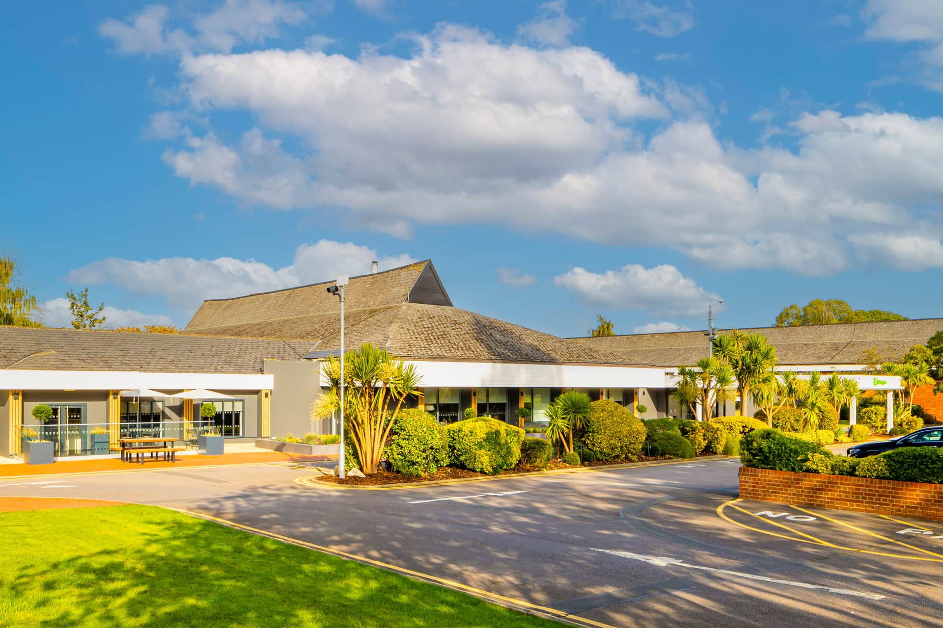 Holiday Inn Reading South M4 Jct 11, an IHG Hotel