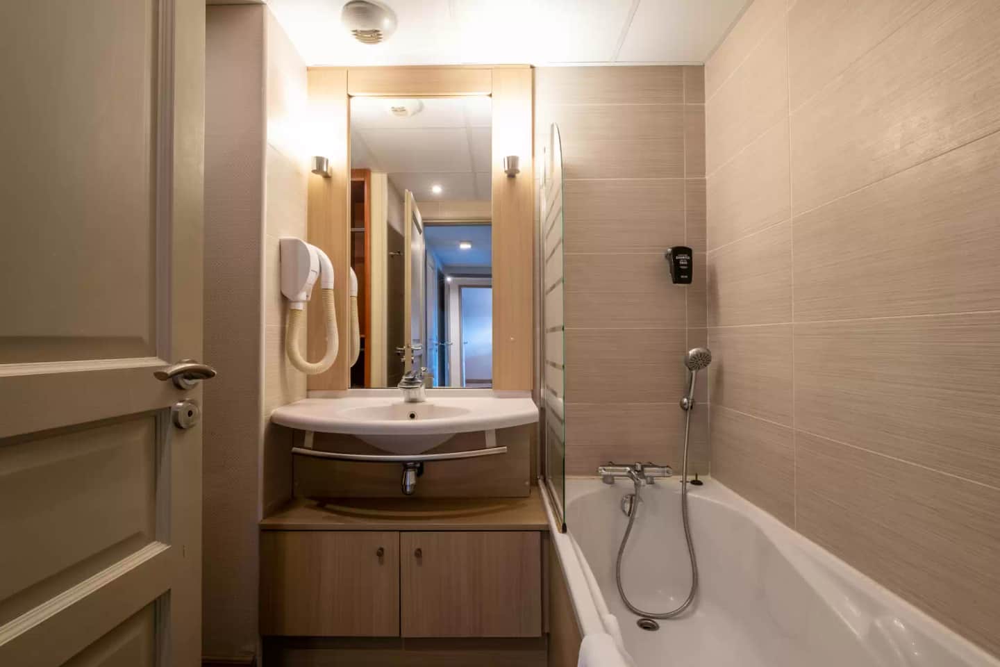 Clarion Aparthotel Toulouse Blagnac Airport