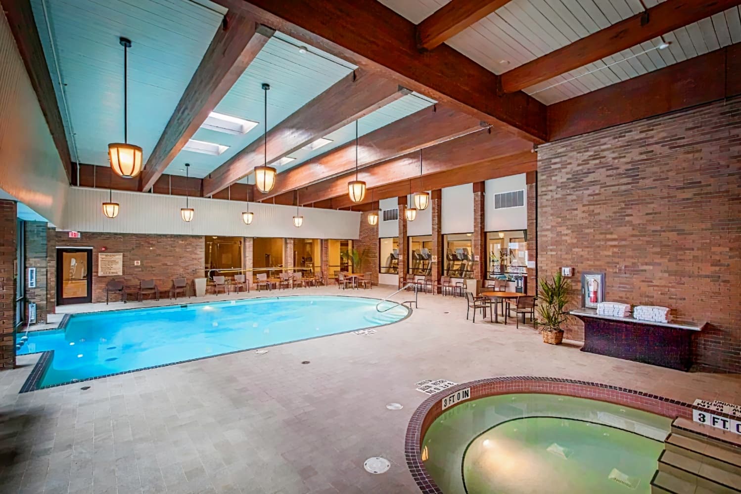 DoubleTree by Hilton Pittsburgh-Green Tree