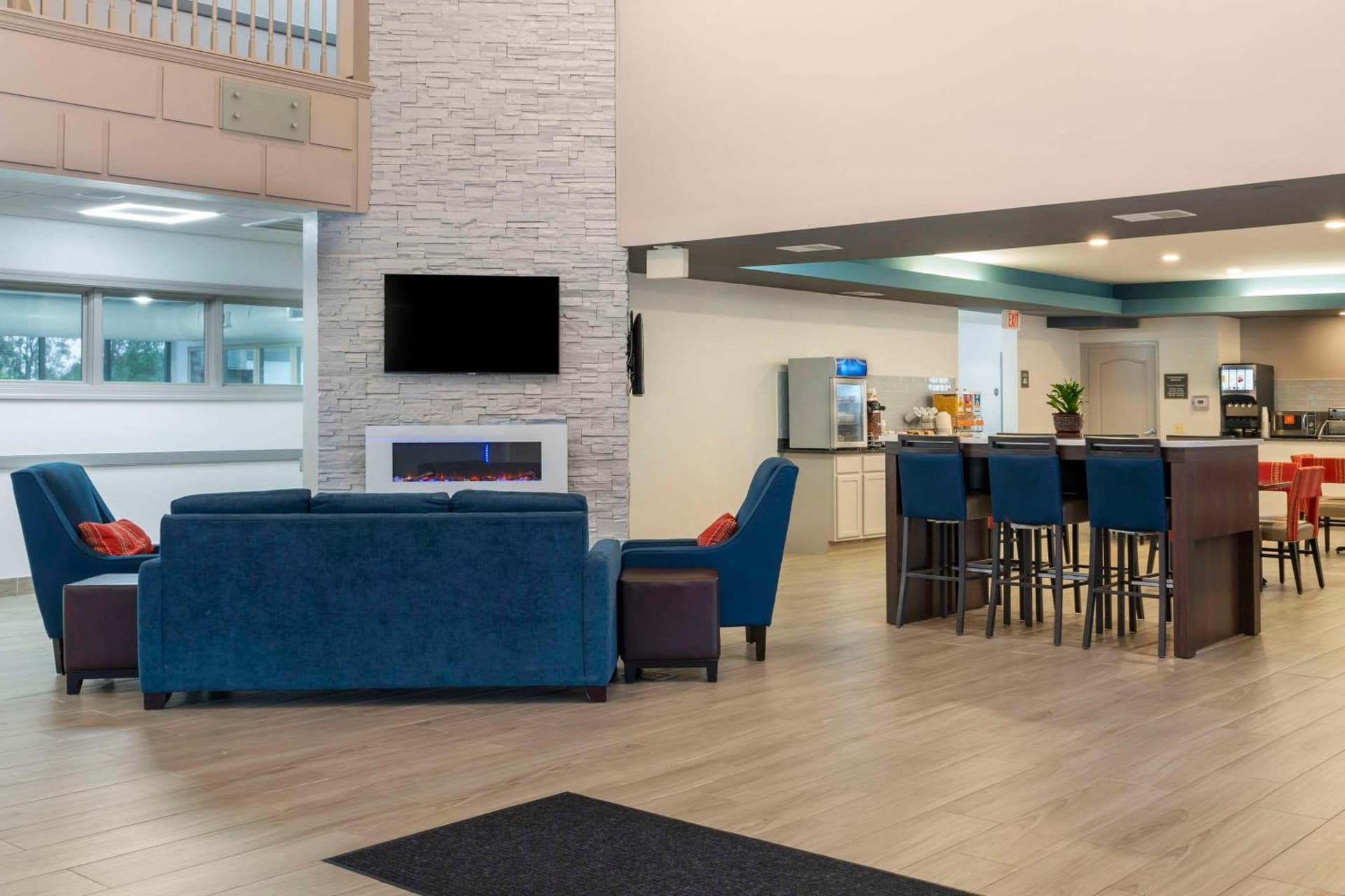 Comfort Suites Elgin