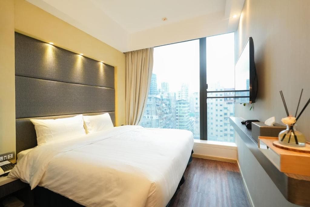 Epoch Hotel