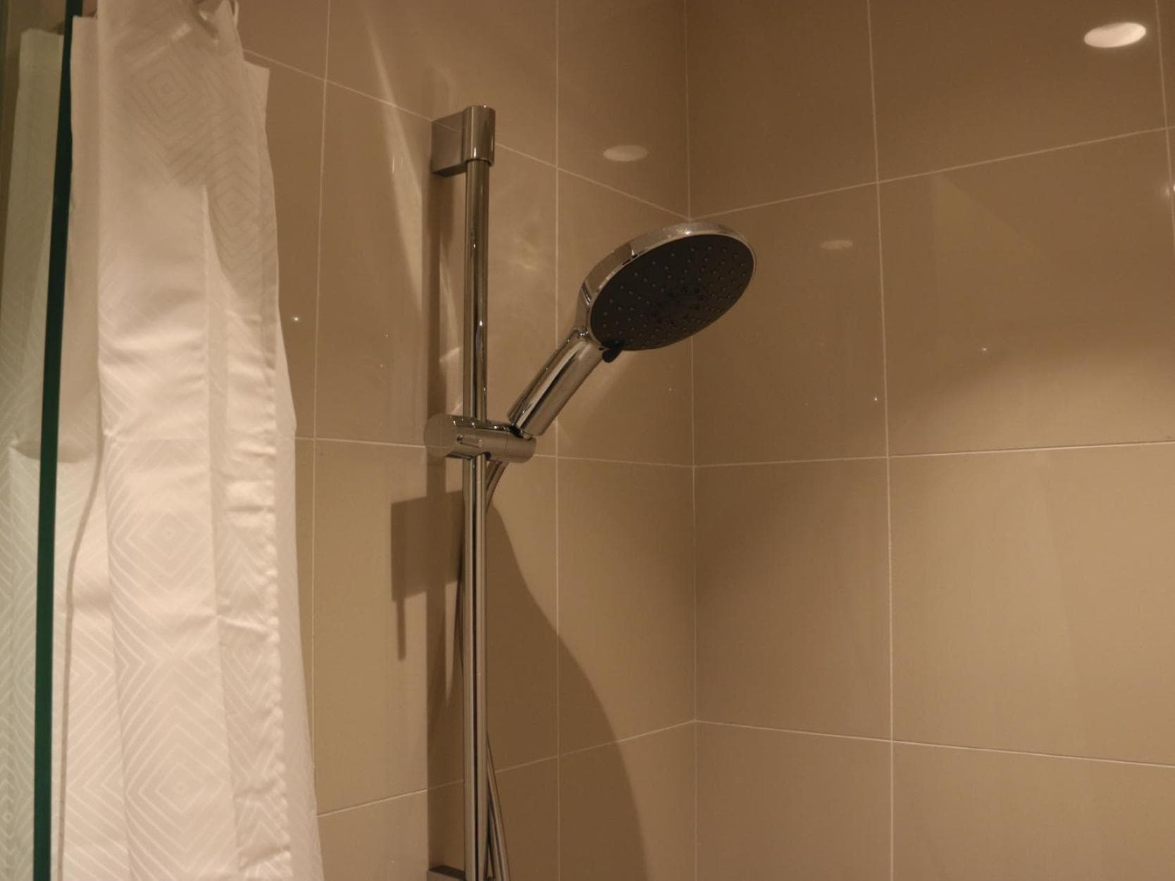 Aqueen Prestige Hotel Jalan Besar