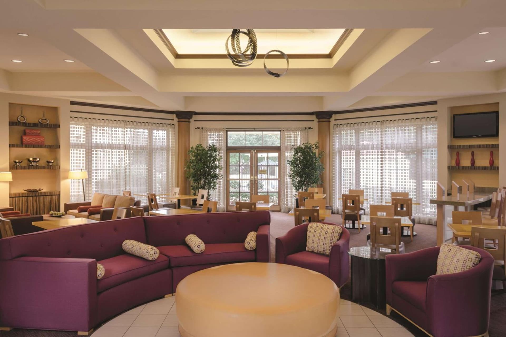 La Quinta Inn and Suites by Wyndham Atlanta Ballpark Galleria