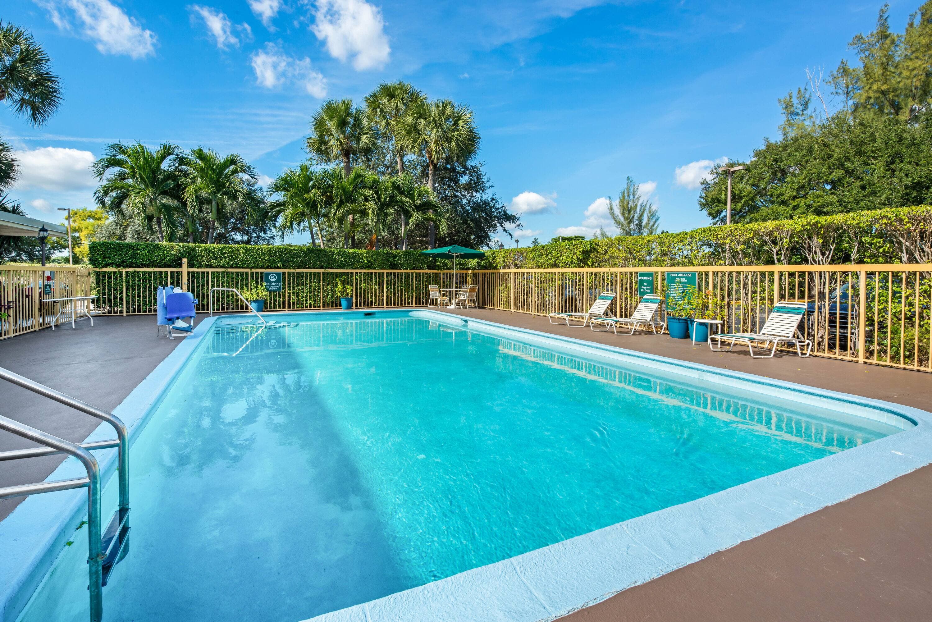 La Quinta Inn by Wyndham West Palm Beach - Florida Turnpike