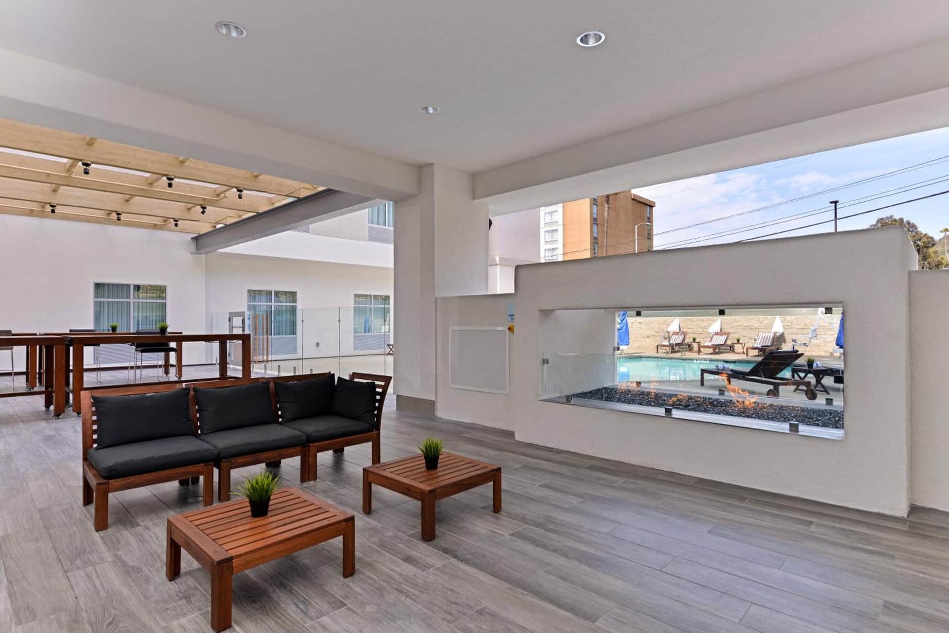 Holiday Inn Express & Suites San Diego - Mission Valley, an IHG Hotel