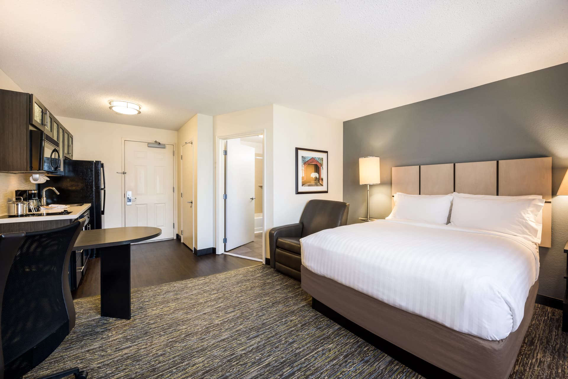 Sonesta Simply Suites Detroit Warren