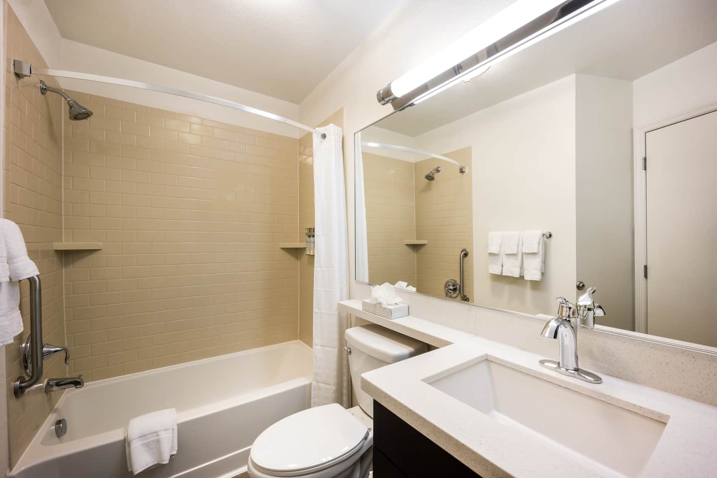 Sonesta Simply Suites Detroit Warren