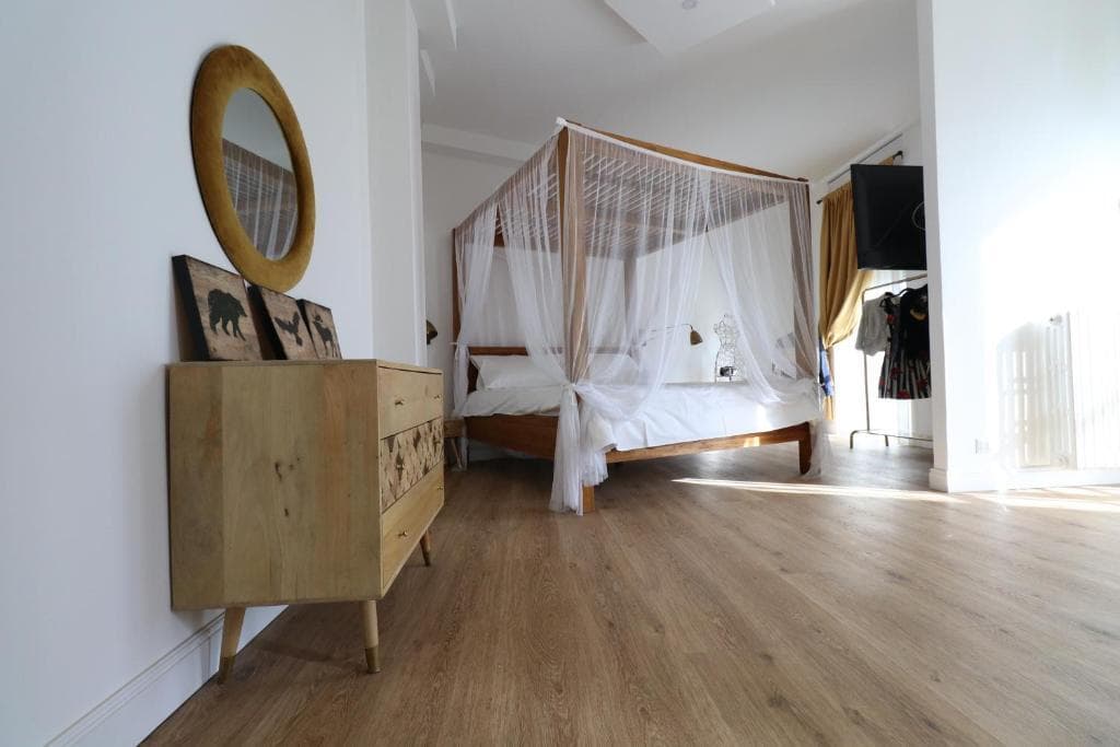 Baby hotel